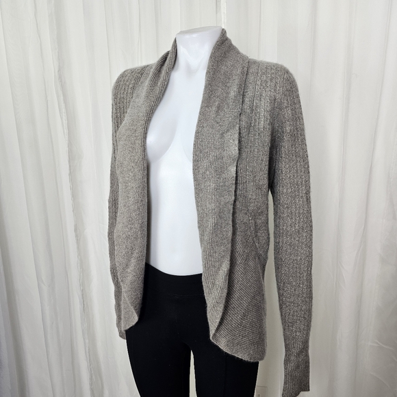 Nieman Marcus Cashmere Gray Open Front Cocoon Sweater Size Medium - Picture 1 of 12